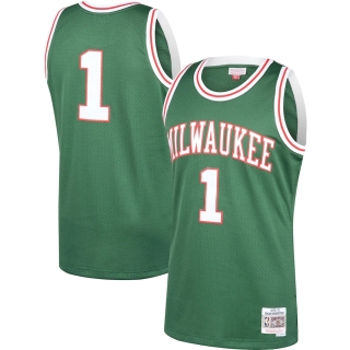 Men's Milwaukee Bucks Oscar Robertson Mitchell & Ness Green 1970-71 Hardwood Classics Swingman Jersey
