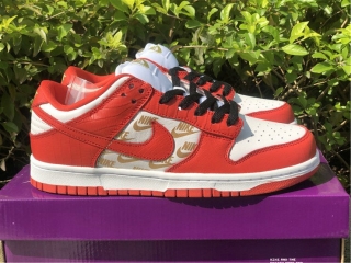 Authentic Supreme x Nike SB Dunk Low OG QS