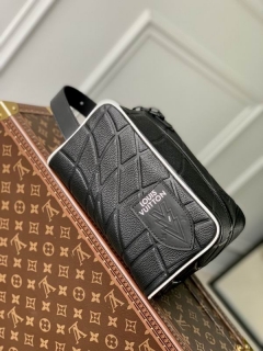 LV dopp kit M81849黑色全皮 15x24x15cm gf1_936907