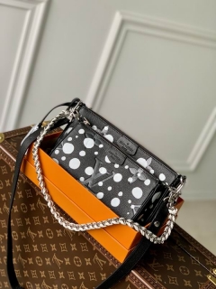 LV Multi Pochette Acc M80399波点 25x14