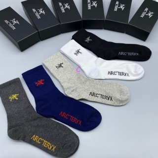 Prada socks (2)_1475475