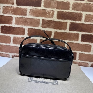GUCCI 760342 22