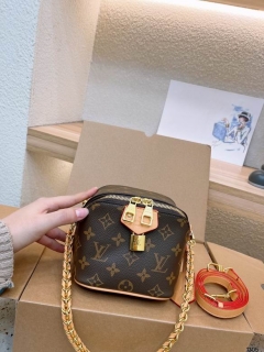 LV Women Bag 14X18cm 102503 DN 1_1112336