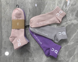 ON socks QY (100)_4370814