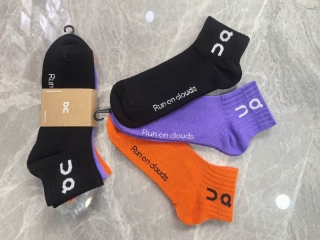 ON socks QY (102)_4370816