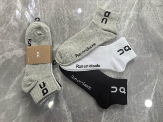 ON socks QY (105)_4370819
